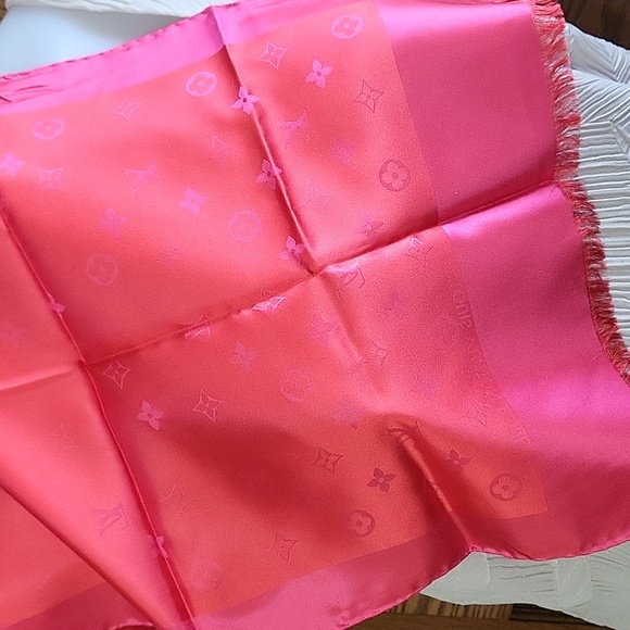 Louis Vuitton Reversible Silk Scarf - Picture 2 of 6